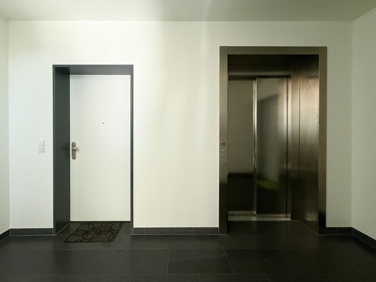 Aufzug im Treppenhaus