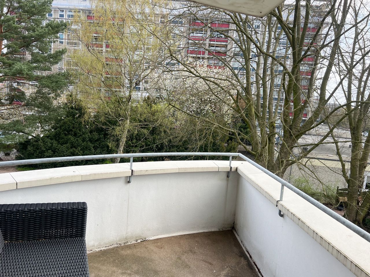Geschützter Süd-Ost-Balkon