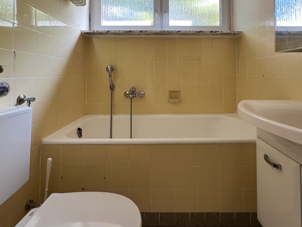 Bad mit Wanne im OG