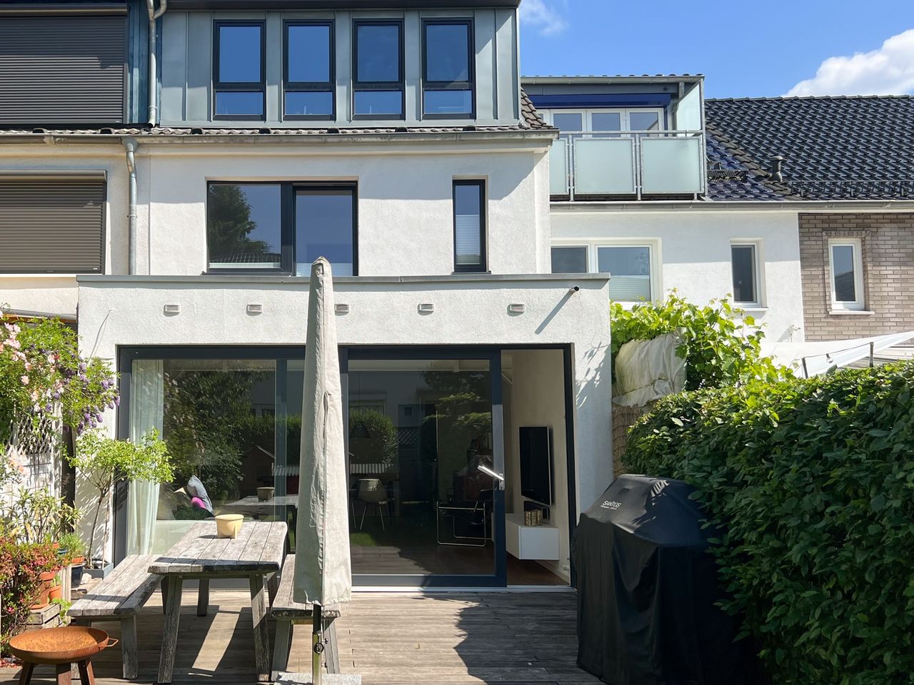 Hausansicht Garten