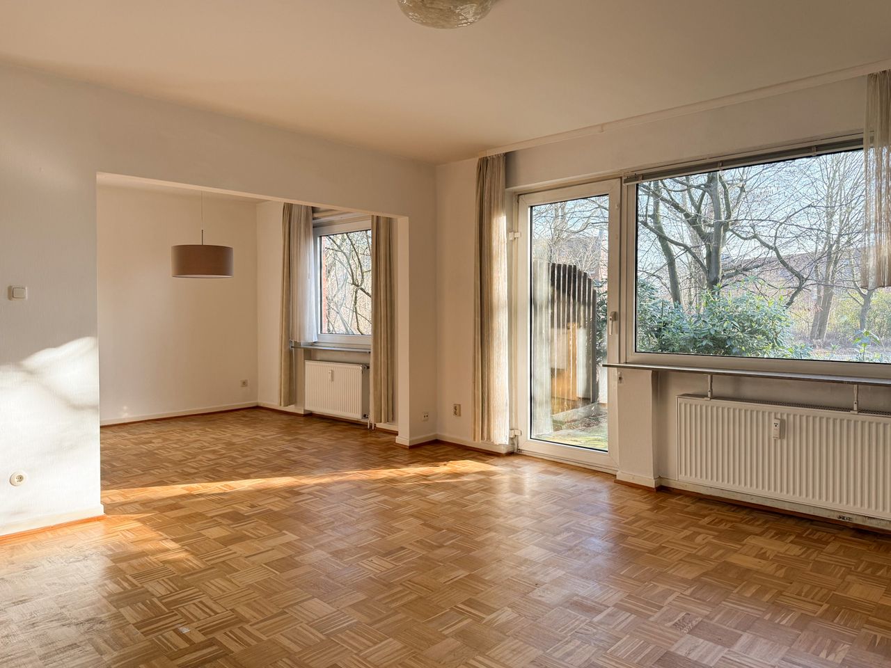 Großzügiger Wohn- Essbereich