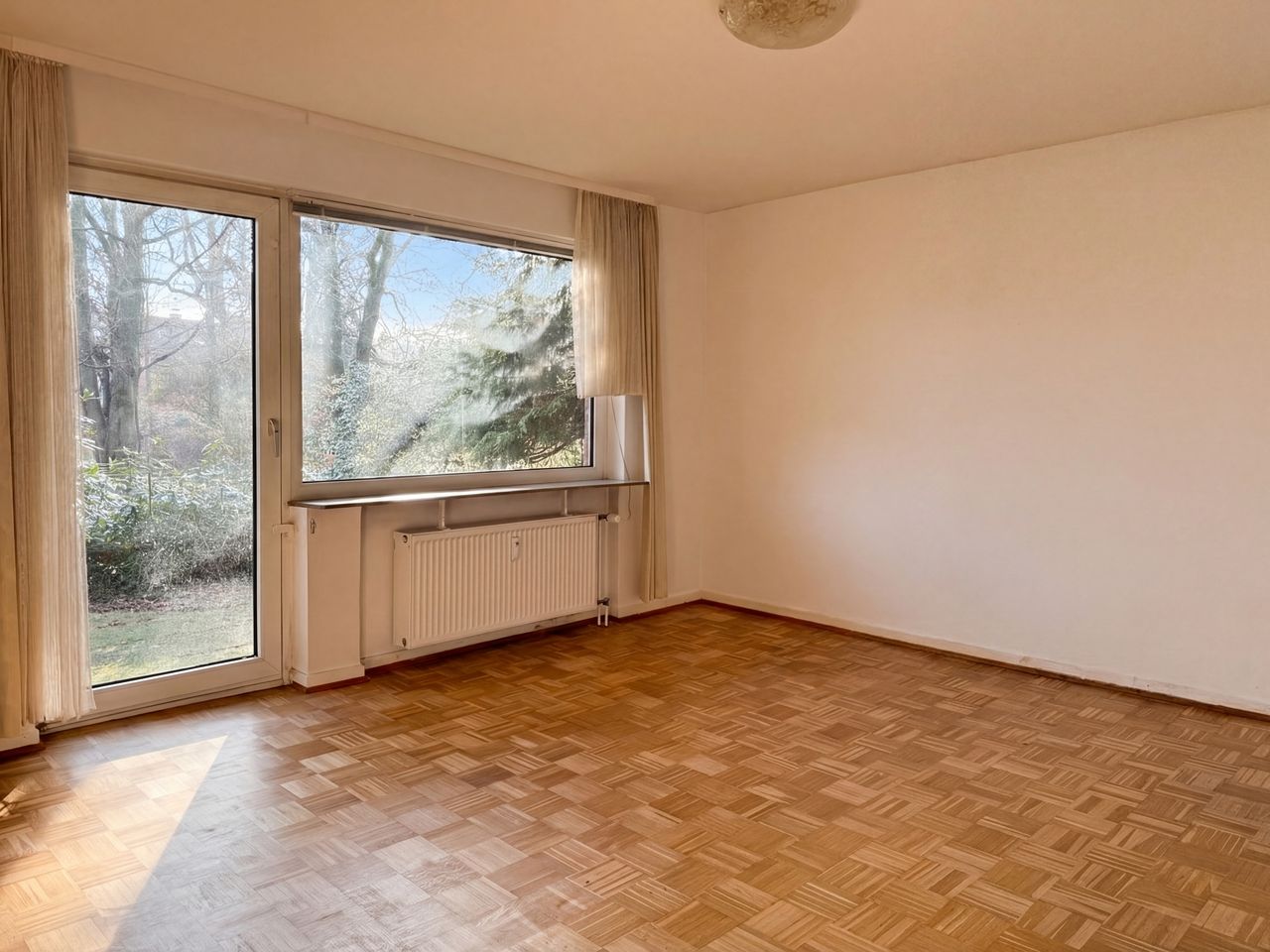 Wohnzimmer mit Terrassenzugang