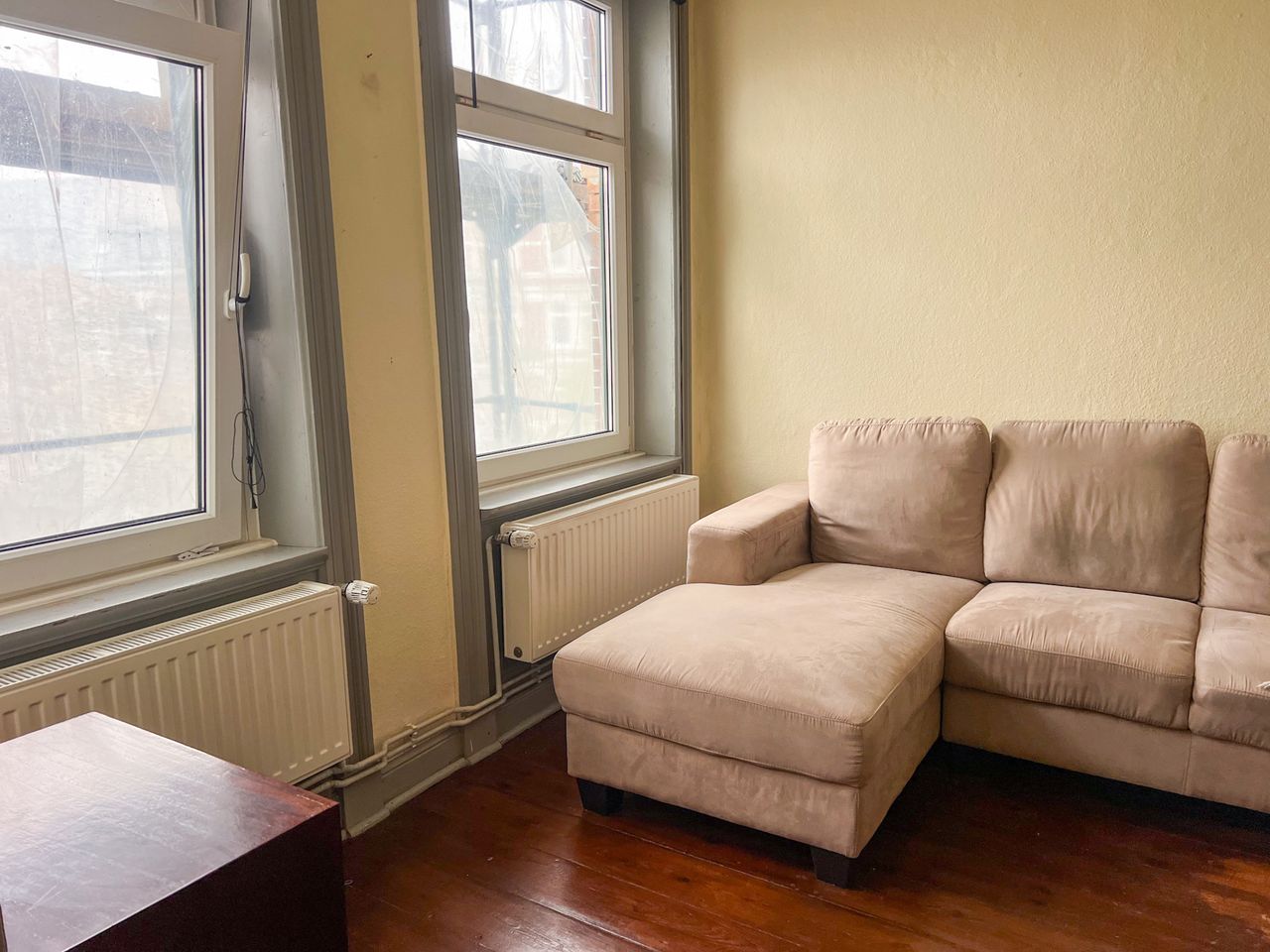 Helles Wohnzimmer mit Süd-West-Ausrichtung