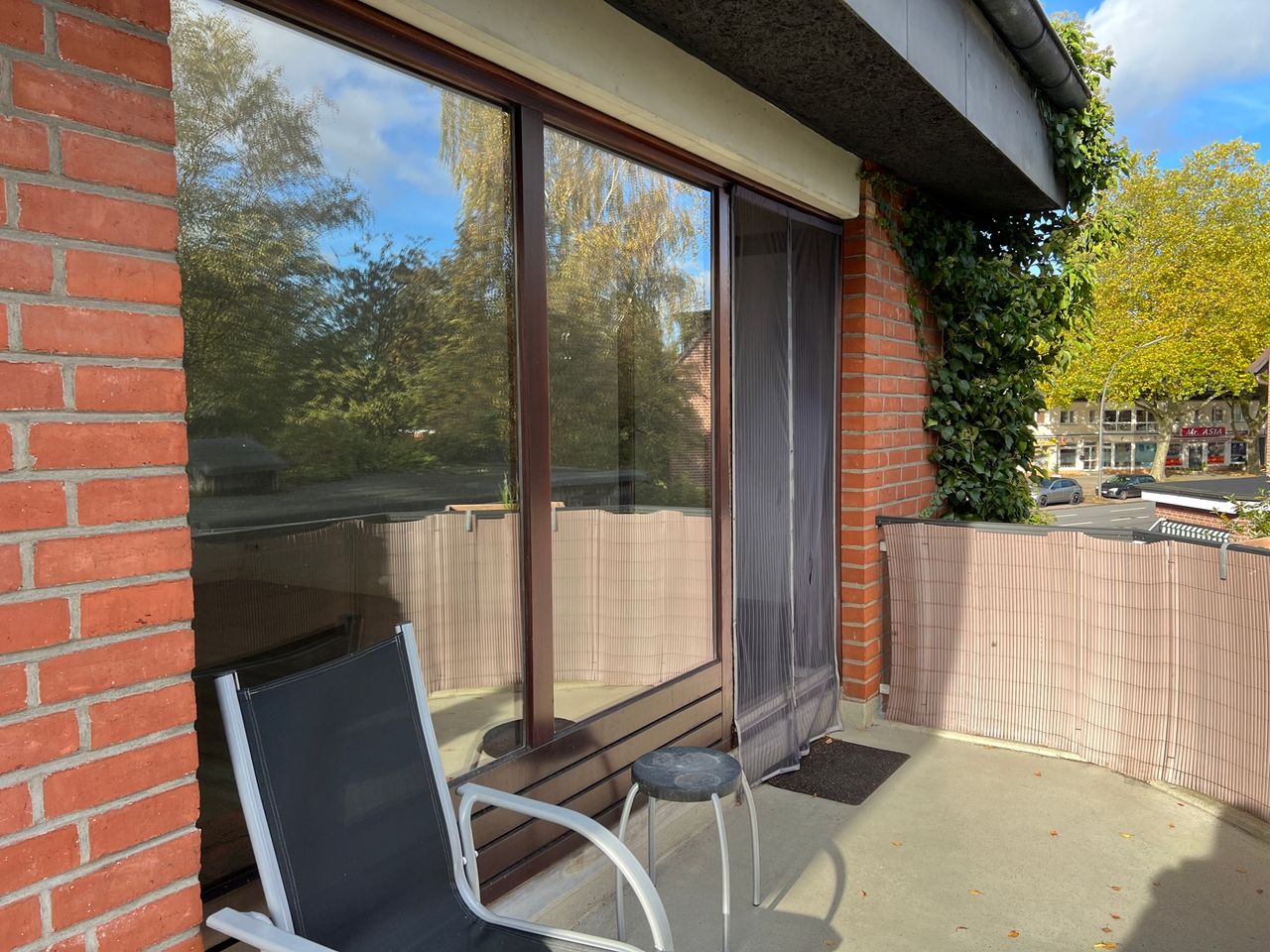 Sonnenstunden auf dem Balkon