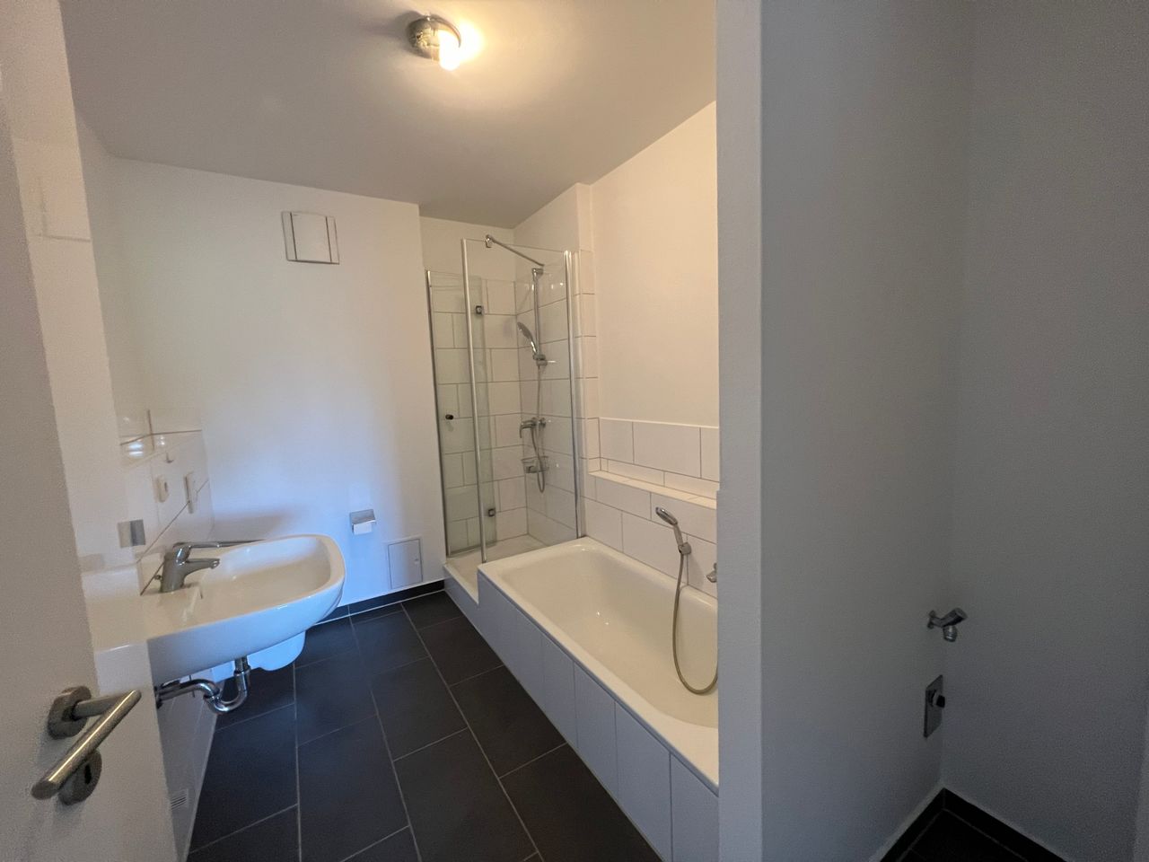 Waschmaschinenanschluss im Badezimmer - Beispielbild